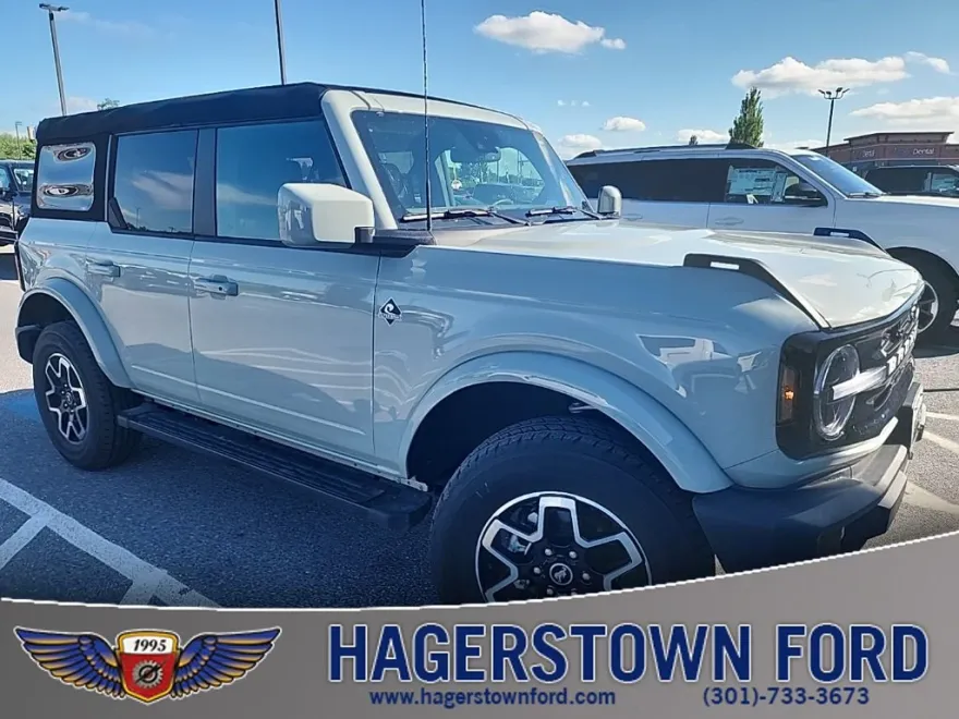 2024 Ford Bronco Outer Banks photo 1