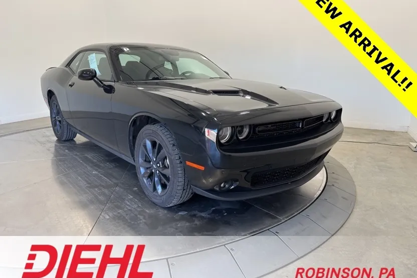 2022 Dodge Challenger SXT AWD photo 1
