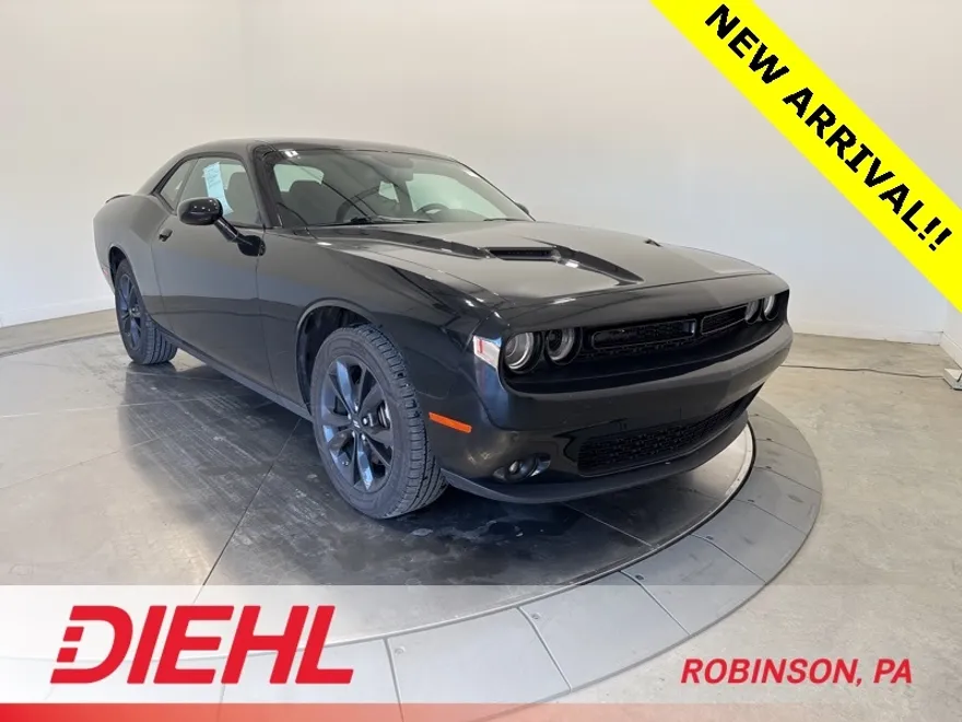 2022 Dodge Challenger SXT AWD photo 1