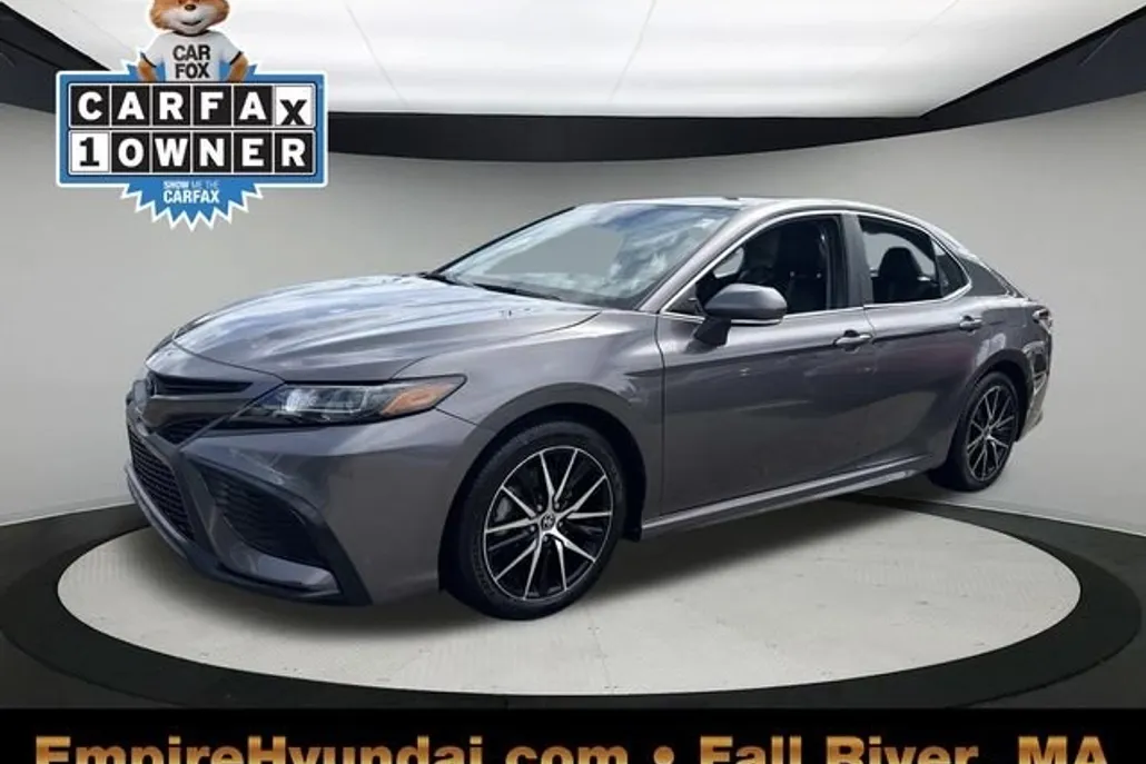 2023 Toyota Camry SE photo 1