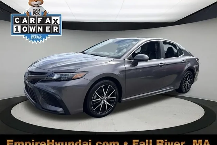 2023 Toyota Camry SE photo 1