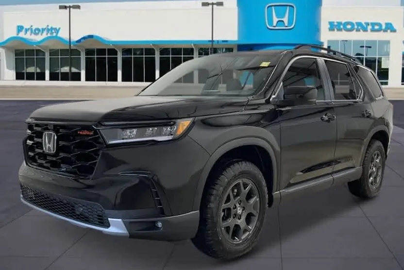 2025 Honda Pilot TrailSport photo 1