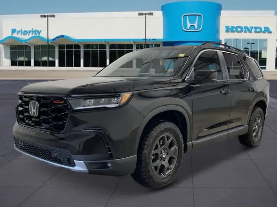 2025 Honda Pilot TrailSport photo 1