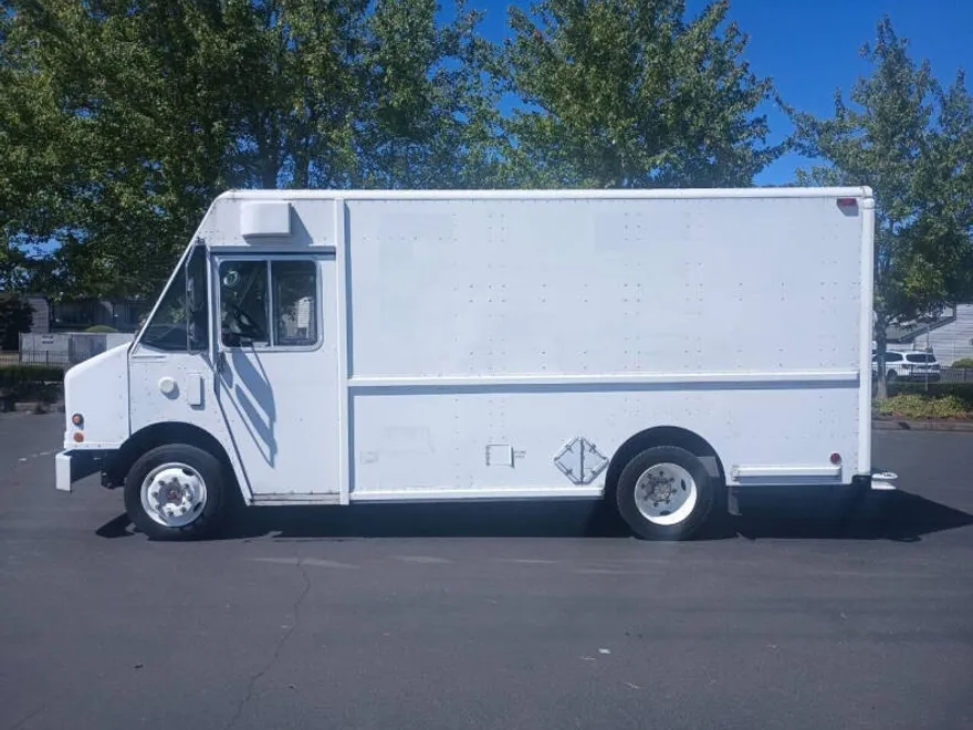 2005 Freightliner MT 45 Chassis photo 1