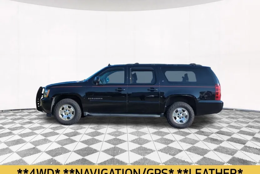 2013 Chevrolet Suburban LT photo 1