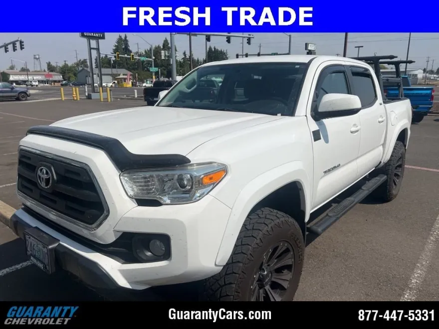 2017 Toyota Tacoma SR5 photo 1