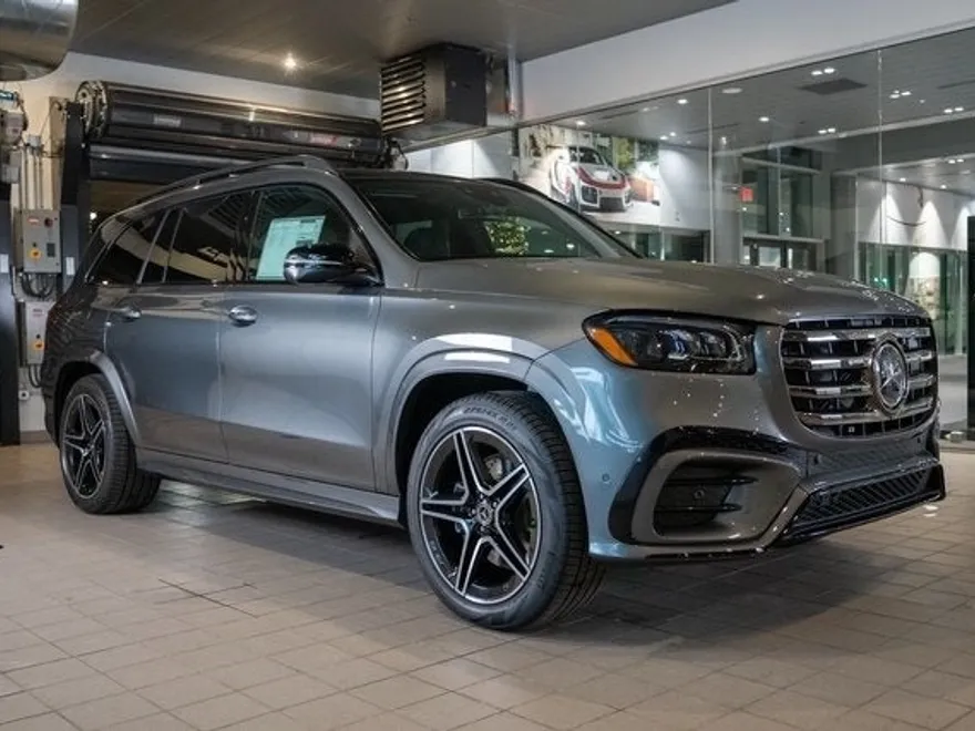 2025 Mercedes Benz GLS 450 4MATIC photo 1