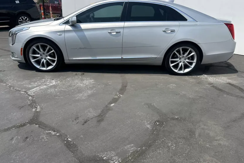 2018 Cadillac XTS Premium Luxury photo 1