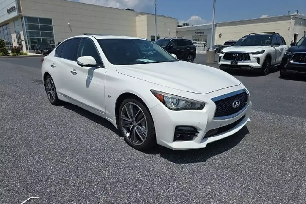 2015 Infiniti Q50 3.7 AWD photo 1