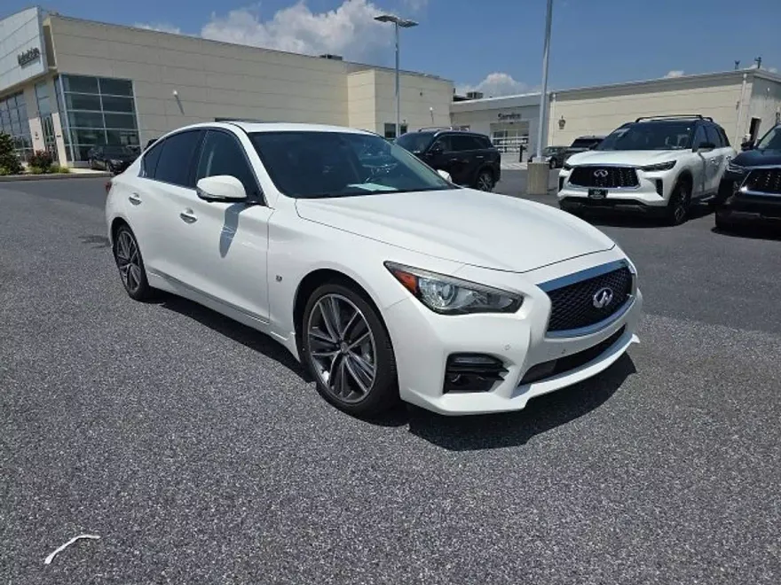 2015 Infiniti Q50 3.7 AWD photo 1