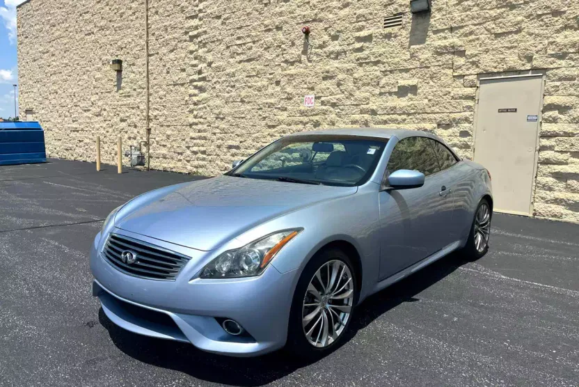 2012 Infiniti G37 Base Convertible photo 1
