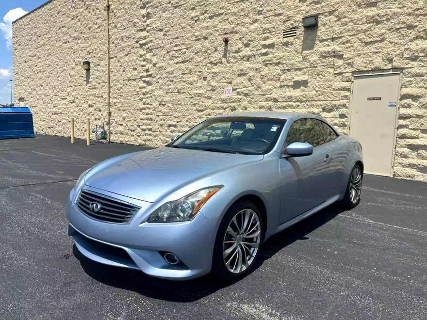 2012 Infiniti G37 Base Convertible photo 1