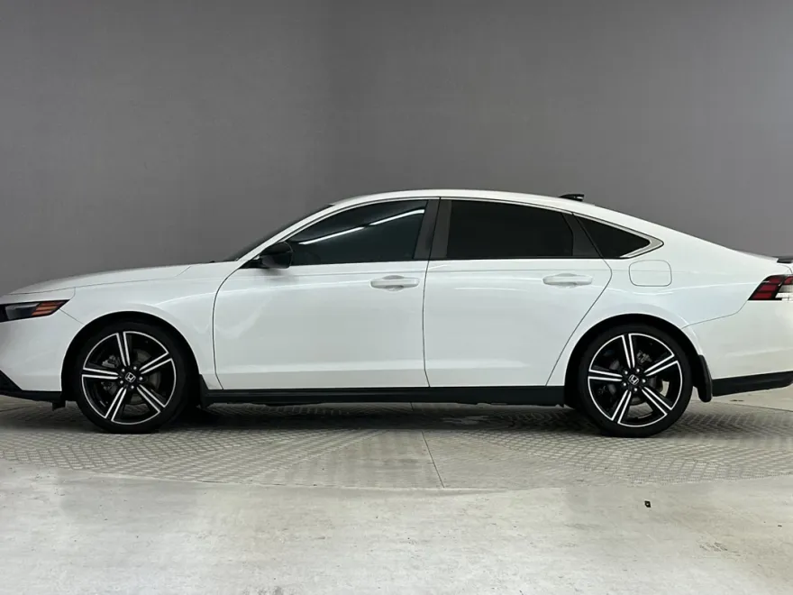 2023 Honda Accord Hybrid Sport photo 1