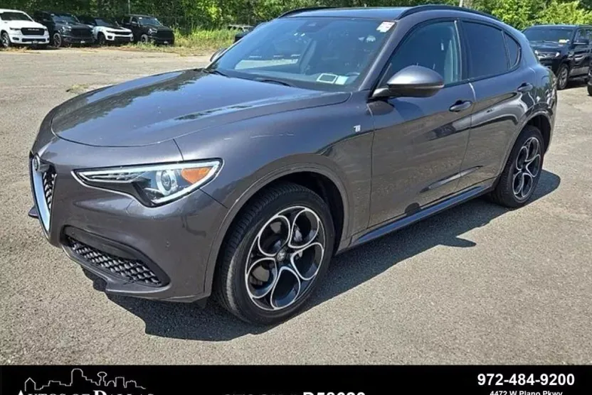 2023 Alfa Romeo Stelvio Ti photo 1