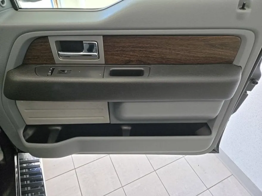 2013 Ford F-150 Lariat photo 1