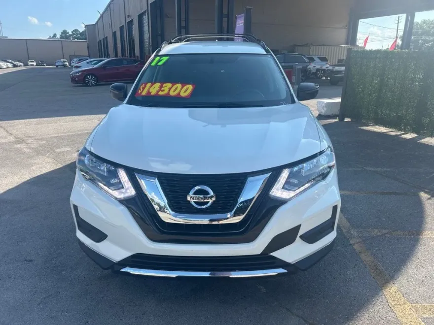 2017 Nissan Rogue S photo 1