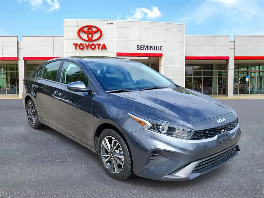 2024 Kia Forte LXS photo 1