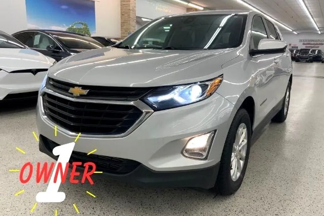 2021 Chevrolet Equinox LT photo 1