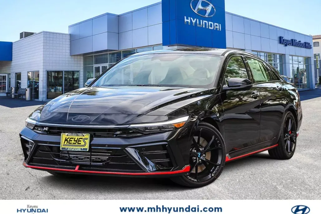 2025 Hyundai Elantra Base photo 1