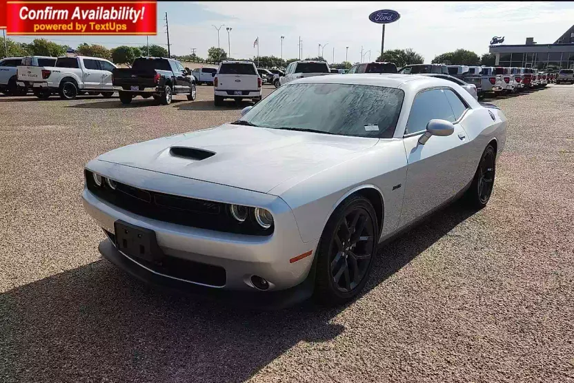 2023 Dodge Challenger R/T photo 1
