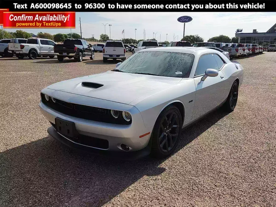 2023 Dodge Challenger R/T photo 1