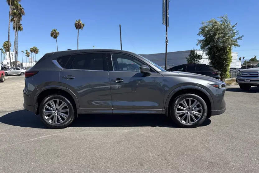 2025 Mazda CX-5 2.5 Turbo Signature photo 1