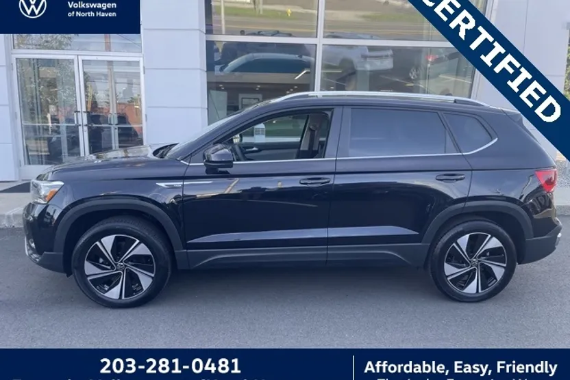 2024 Volkswagen Taos SE photo 1