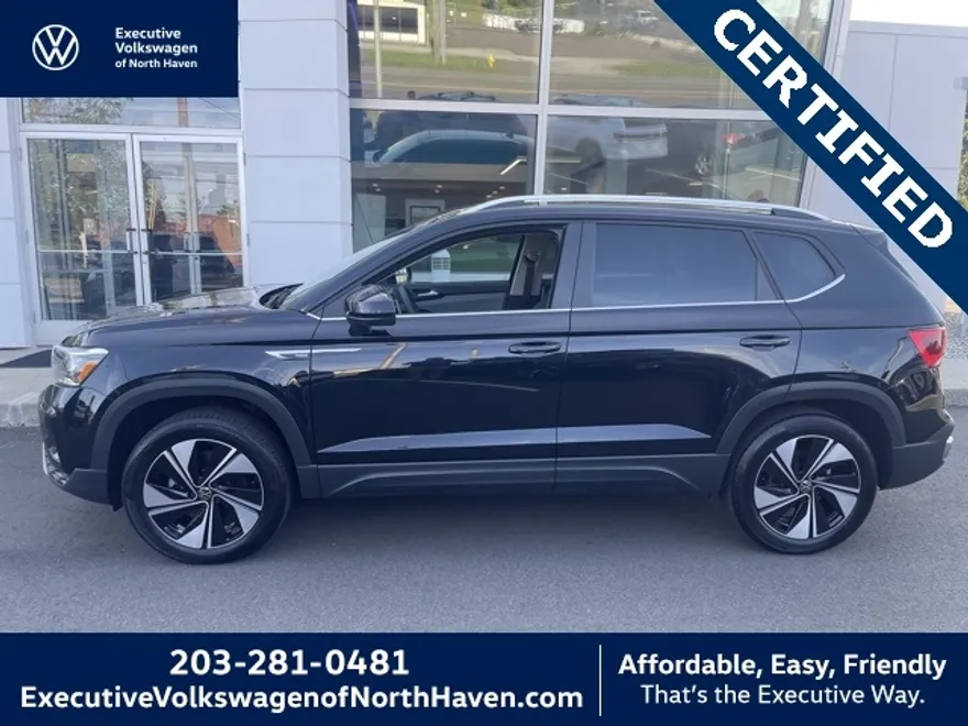 2024 Volkswagen Taos SE photo 1