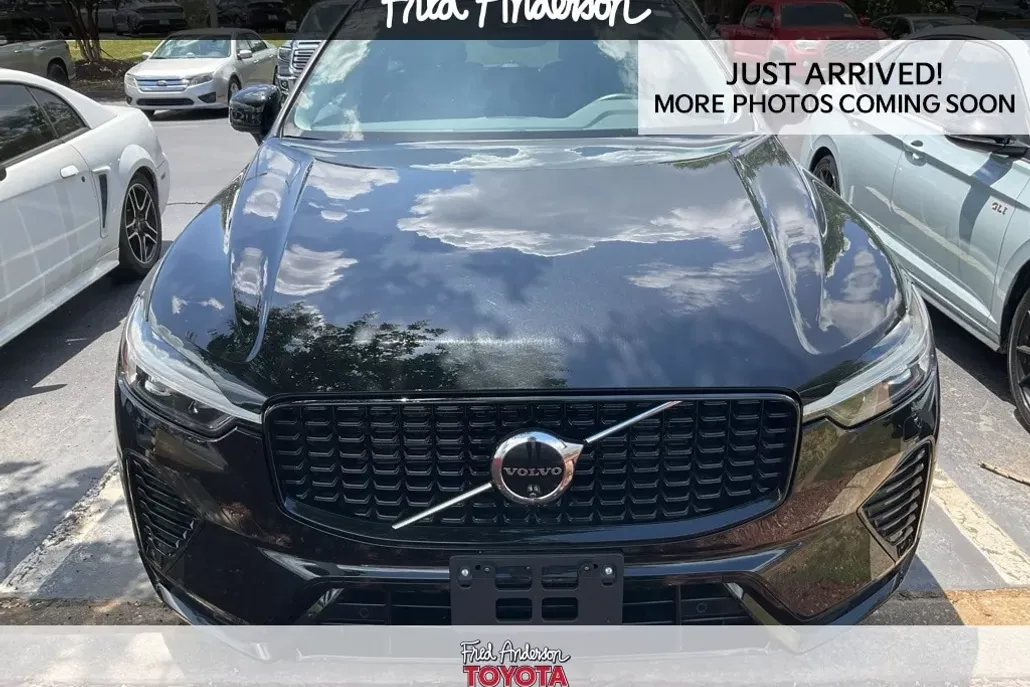 2024 Volvo XC60 B5 Plus photo 1