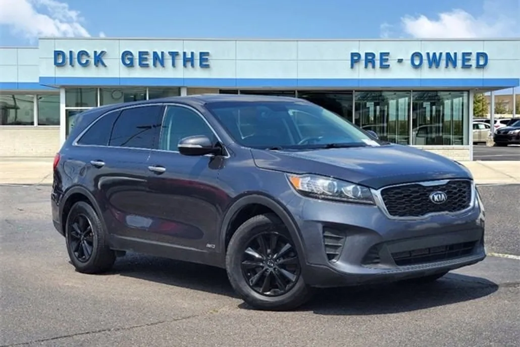 2019 Kia Sorento LX photo 1