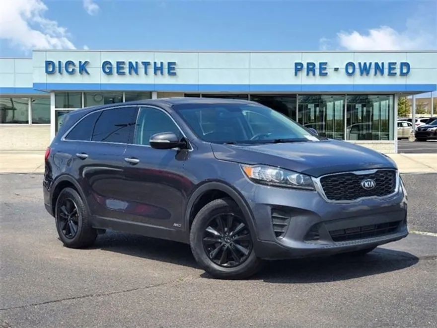 2019 Kia Sorento LX photo 1