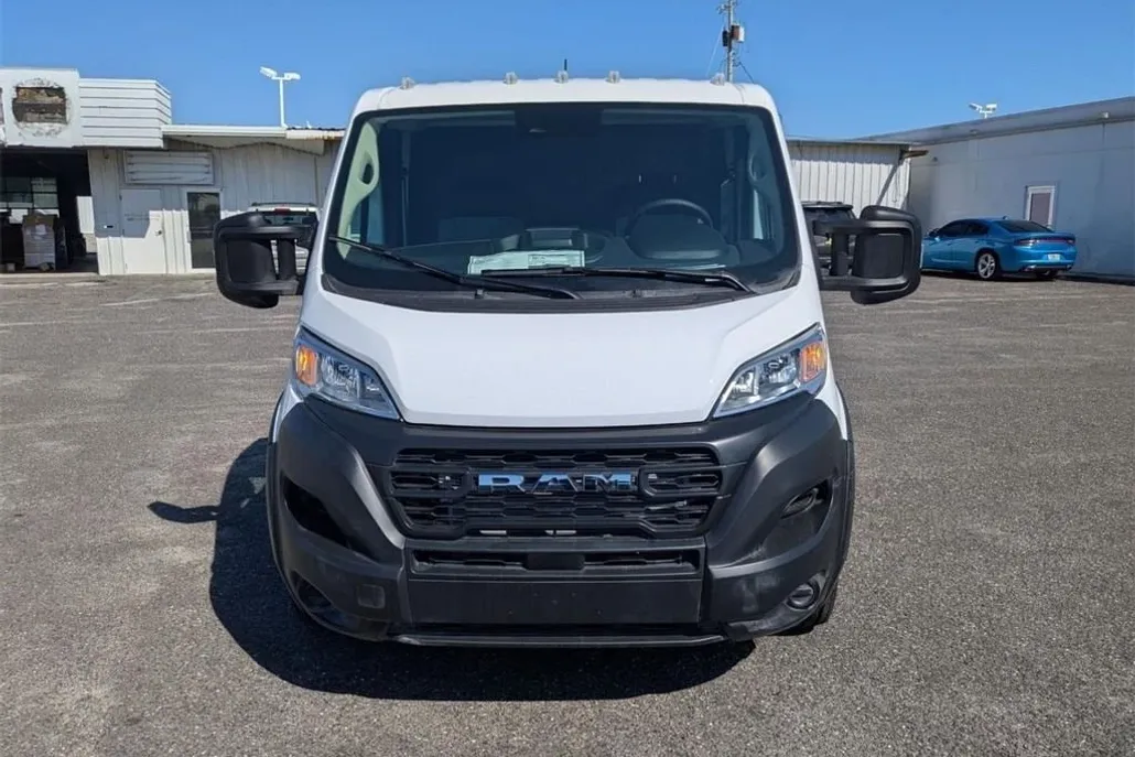 2025 Ram ProMaster 3500 Cutaway photo 1