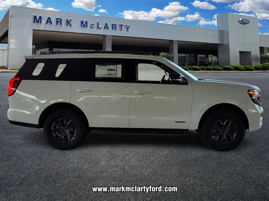 2025 Ford Expedition photo 1