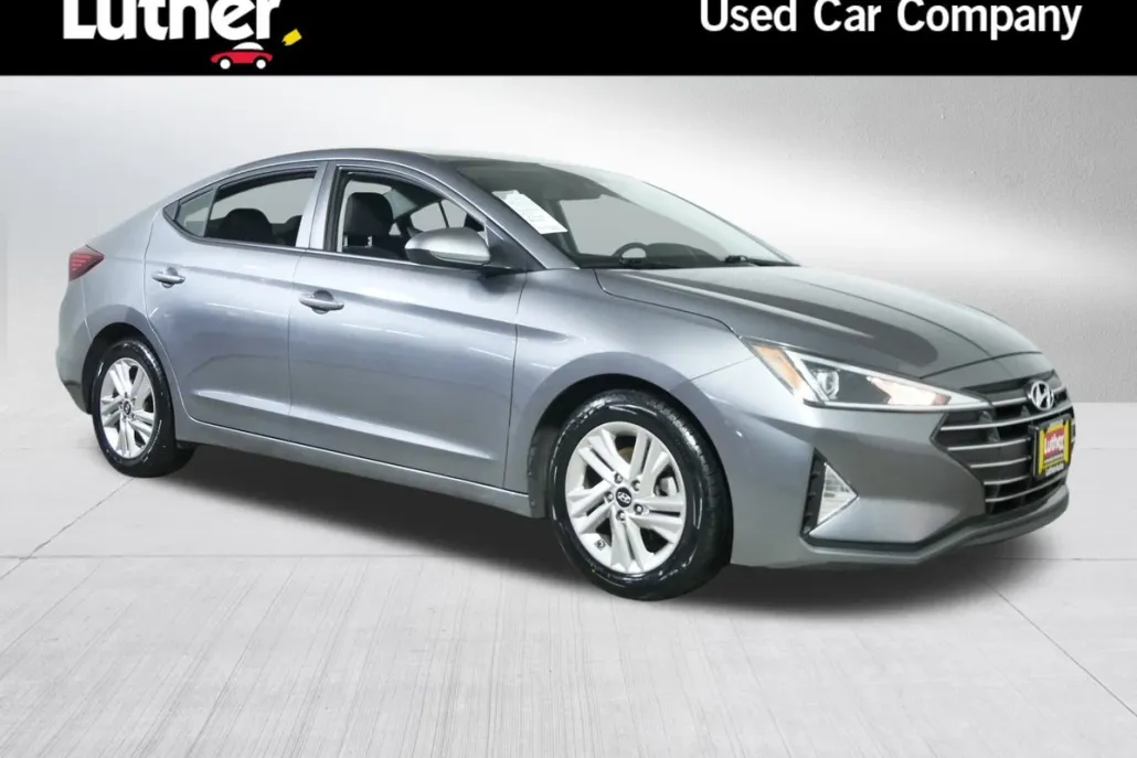 2020 Hyundai Elantra SEL photo 1