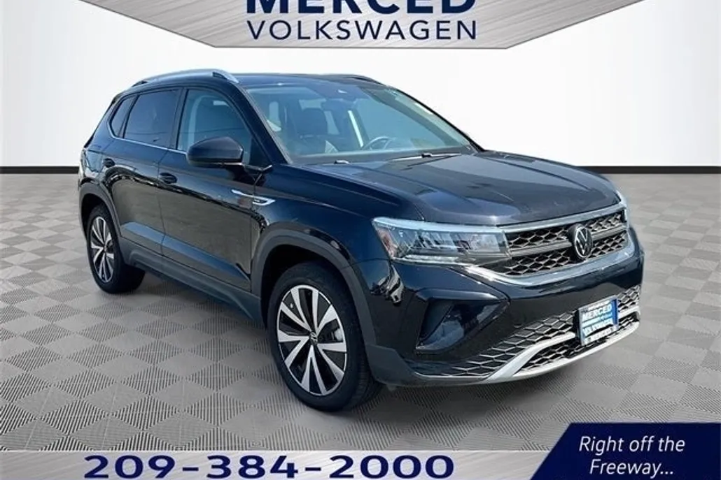 2023 Volkswagen Taos SE photo 1