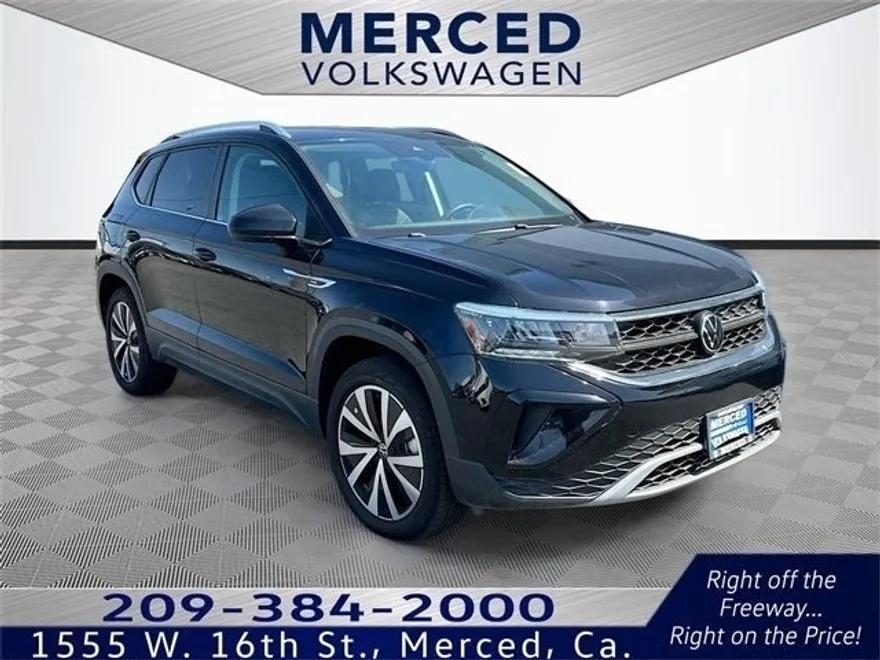 2023 Volkswagen Taos SE photo 1