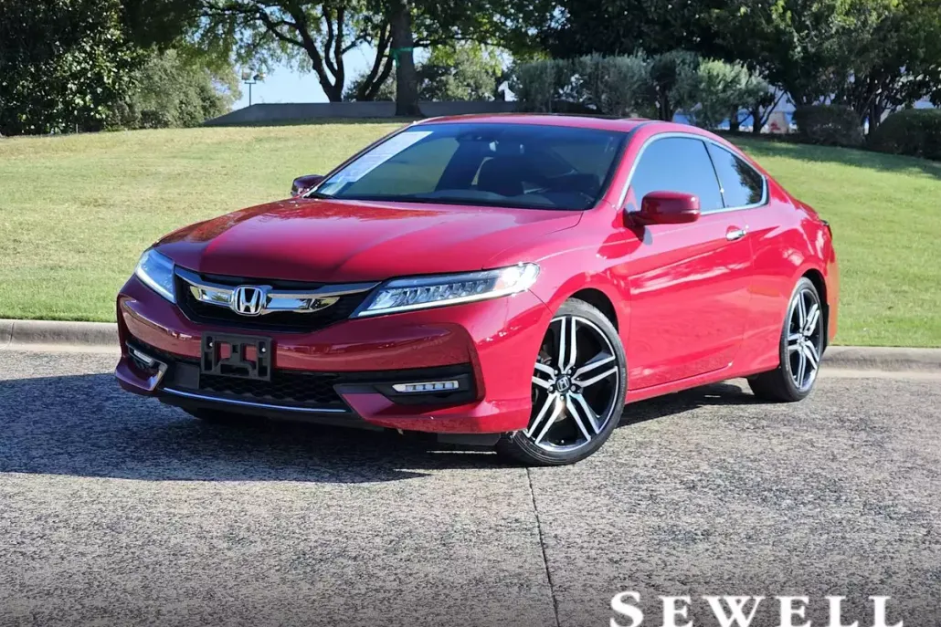 2016 Honda Accord Touring photo 1