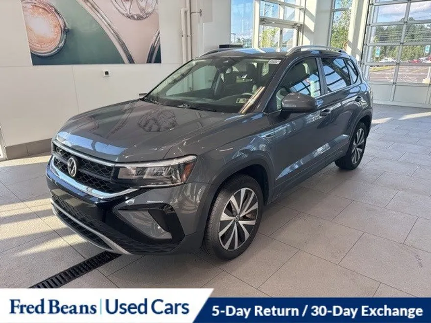 2022 Volkswagen Taos SE photo 1