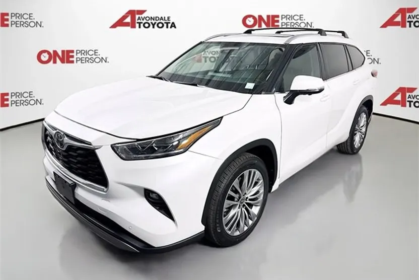 2023 Toyota Highlander Platinum photo 1