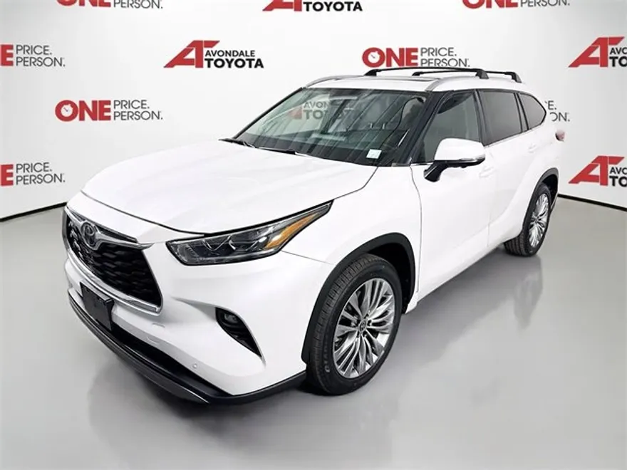 2023 Toyota Highlander Platinum photo 1