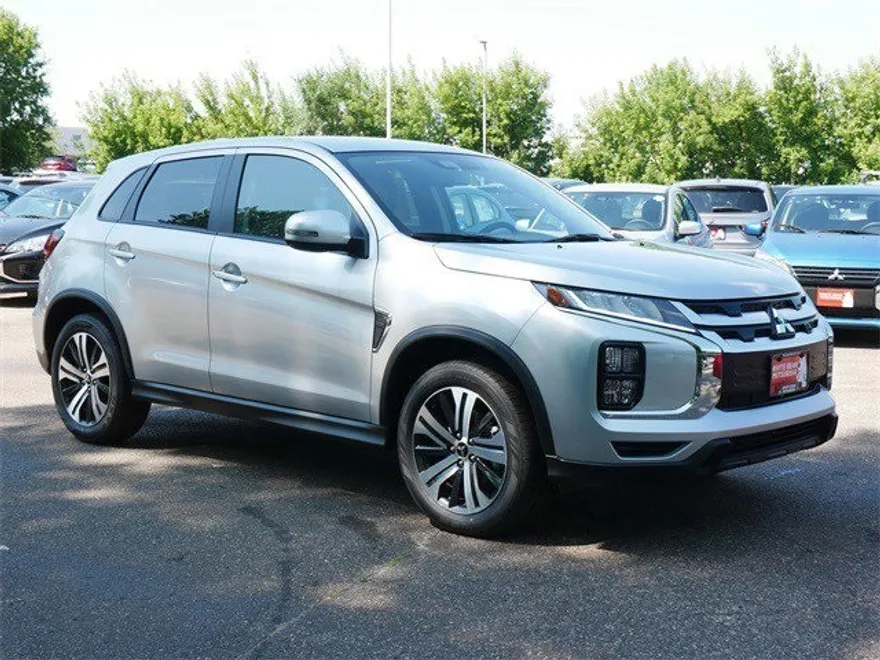 2025 Mitsubishi Outlander Sport SE photo 1