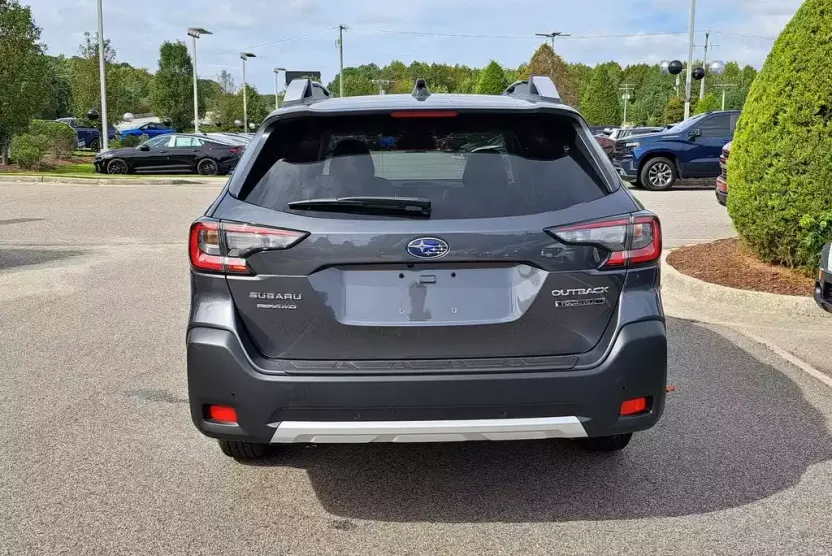 2025 Subaru Outback Touring XT photo 1