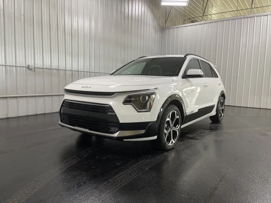 2024 Kia Niro EX Touring photo 1