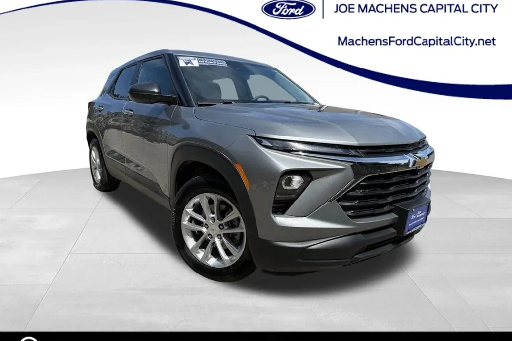 2024 Chevrolet Trailblazer LS photo 1