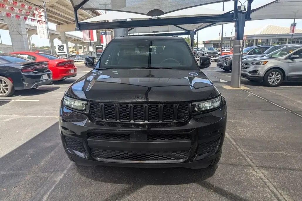 2024 Jeep Grand Cherokee Altitude photo 1