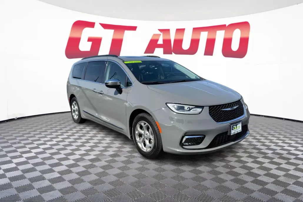 2023 Chrysler Pacifica Limited photo 1