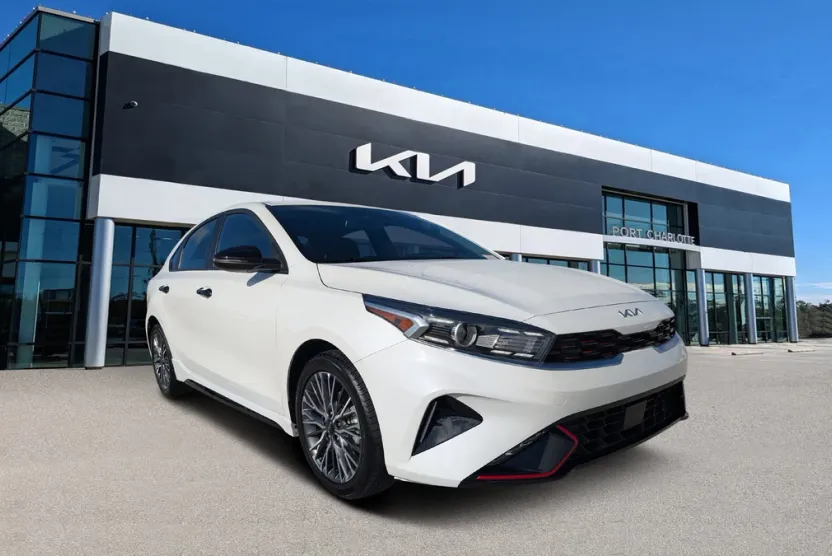 2024 Kia Forte GT-Line photo 1