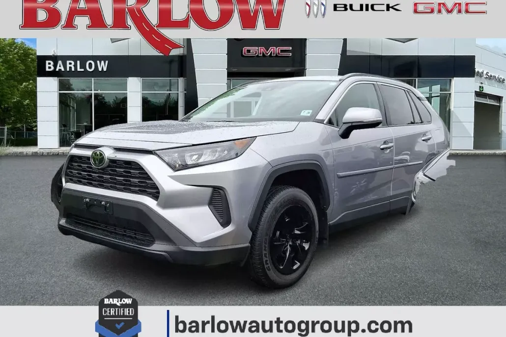 2021 Toyota RAV4 LE photo 1