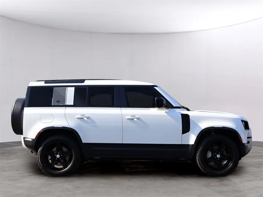 2020 Land Rover Defender 110 HSE photo 1
