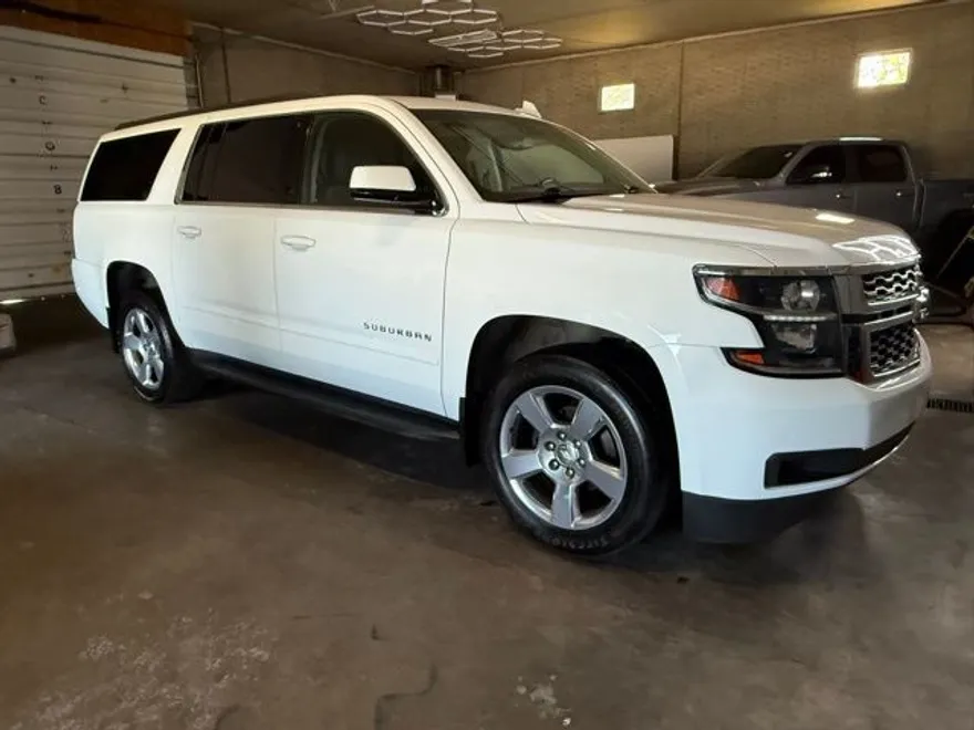2019 Chevrolet Suburban LS photo 1